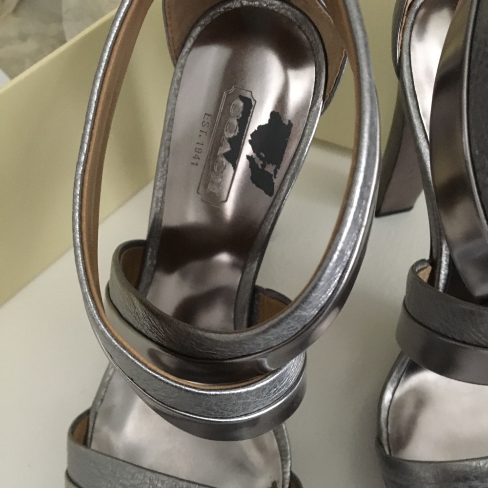 🔥🔥COACH Authentic heels🔥🔥🔥 - Picture 2 of 8